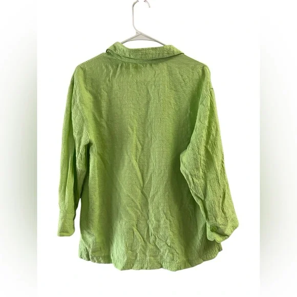 Green collared button down shirt - Picture 3 of 3